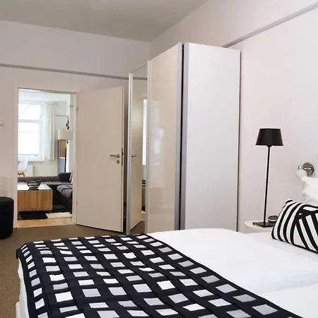 Der Kurzen Wege Objekt 40105 *