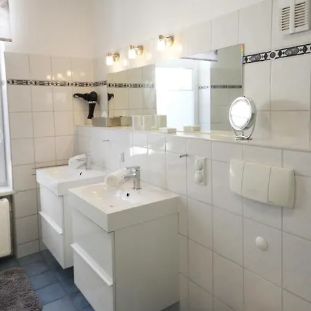 Der Kurzen Wege Objekt 40105 *